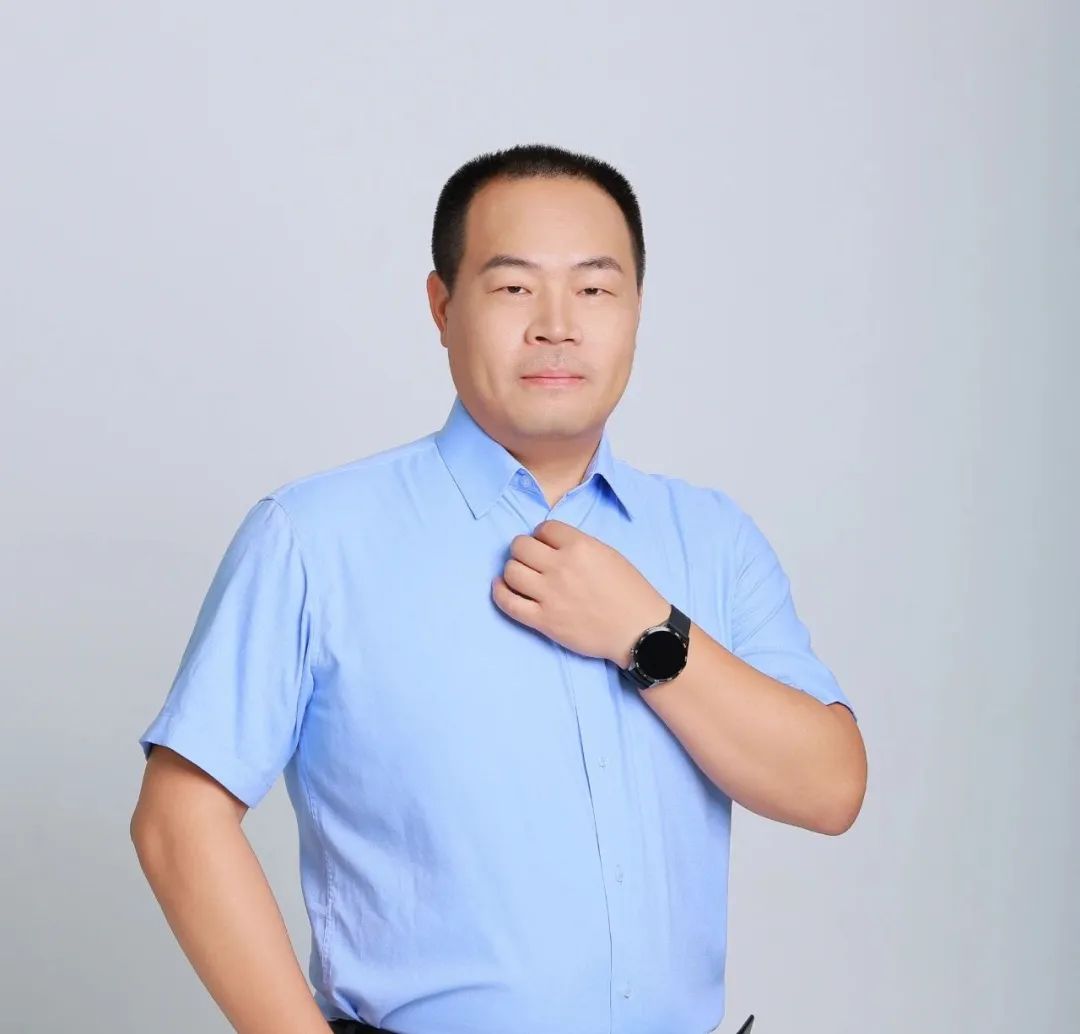 2024大模型之战：从技术浪漫到落地求生丨封面故事