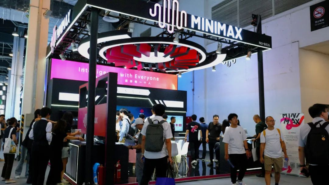 2024大模型之战：从技术浪漫到落地求生丨封面故事