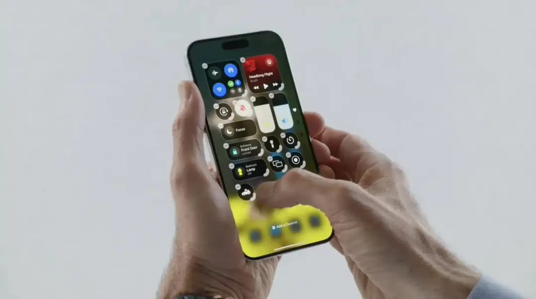 iOS 18发布！AI新功能仅支持iPhone 15 Pro，通话录音终于来了