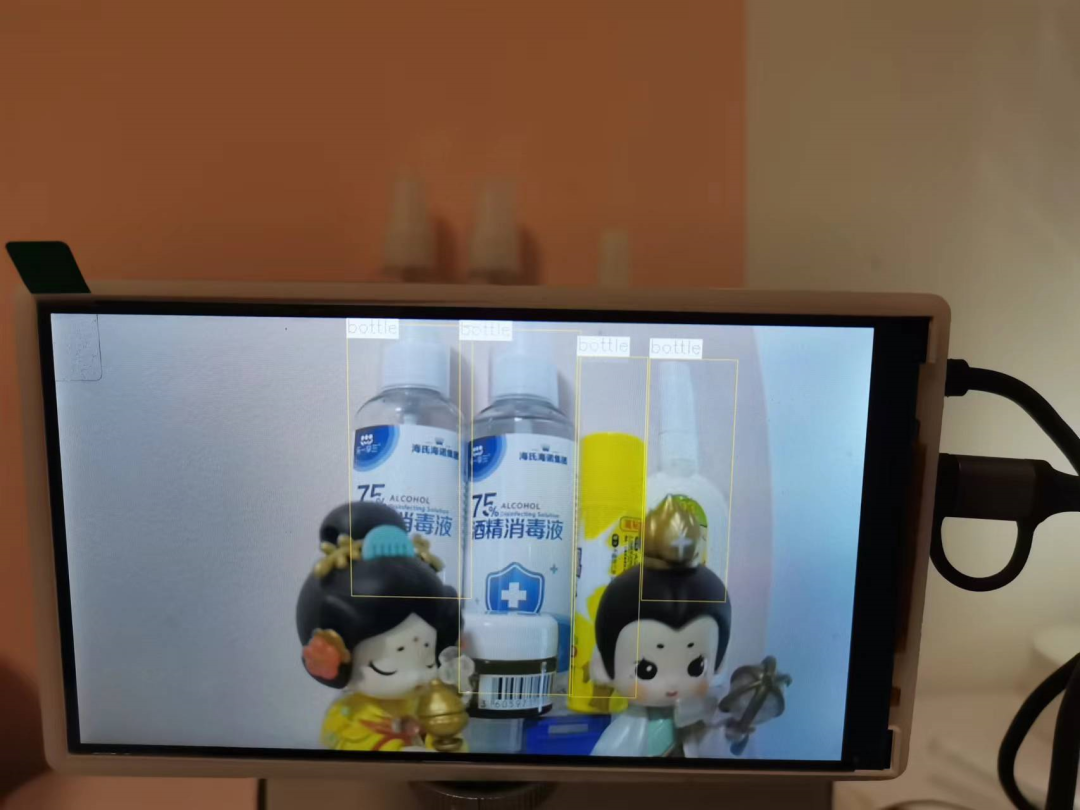 国产AI开发板测评 | MAIX-III AXera-Pi 上手 YOLOv5s 实时目标检测