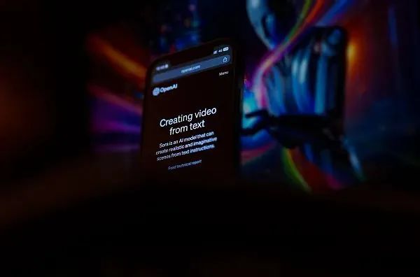 大厂抢赛道，想赌出个AI抖音