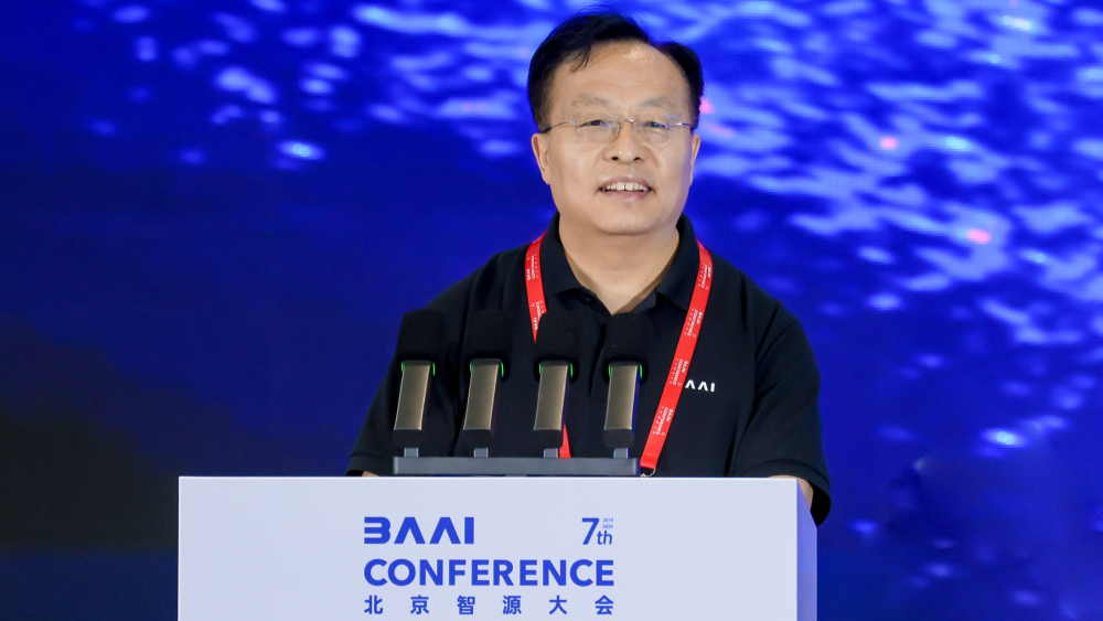 黄铁军对大模型的四个预判：洗牌、安全核爆、GPT-5与再造DeepSeek