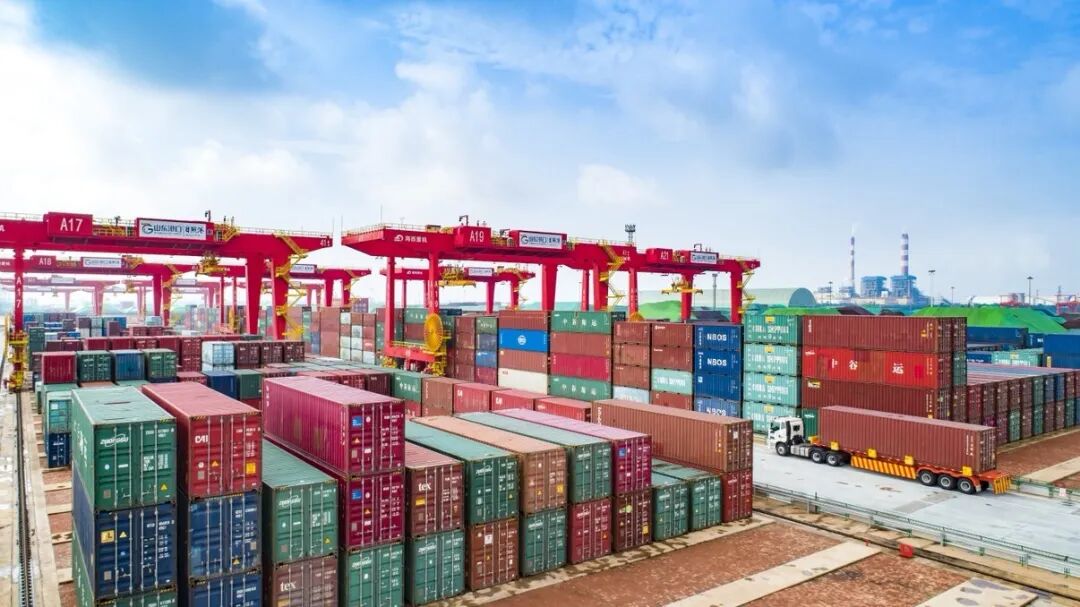 钉钉“向下生长”，让AI扎根每一个做生意的地方