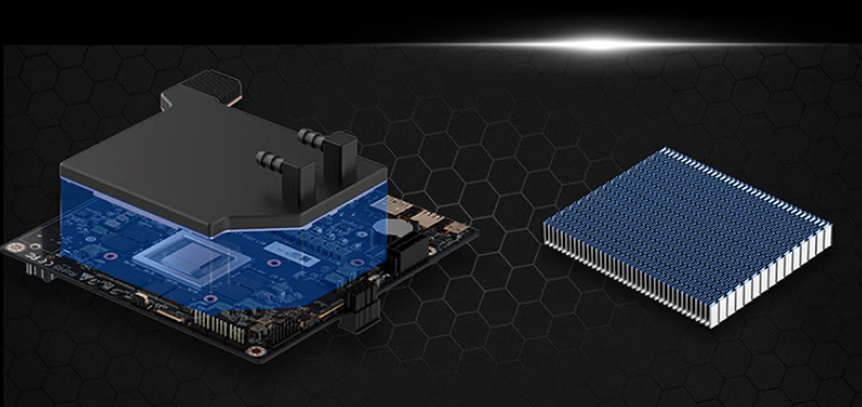 配锐龙AI Max+395，这个品牌也出电脑了，出手就是AI工作站