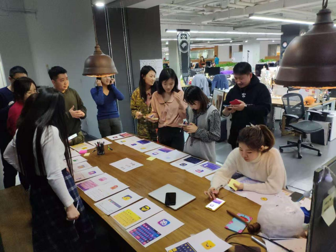 在全世界都教你写Prompt的时候，我做了个不用Prompt的AI画图产品