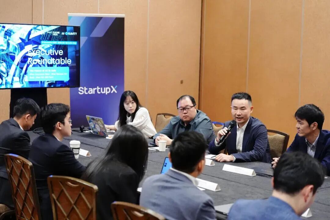 OpenCSG闪耀落地新加坡：以 AgenticOps 重新定义企业 AI 转型最佳实践